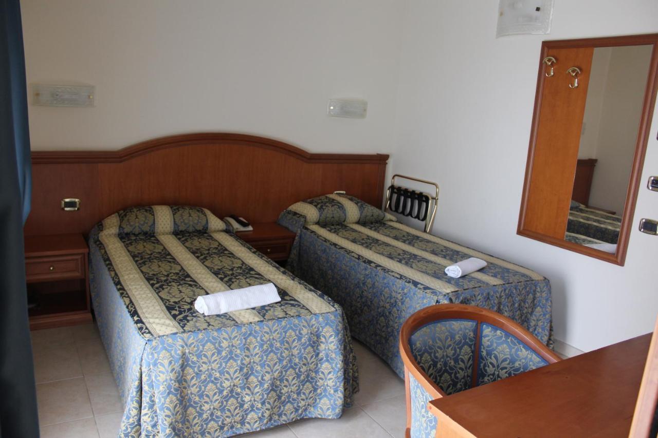 Hotel Concorde Sant'Egidio alla Vibrata Exteriér fotografie