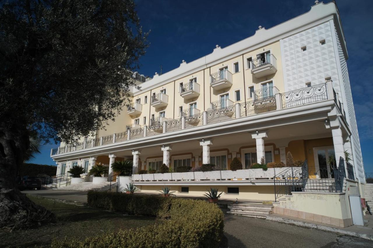 Hotel Concorde Sant'Egidio alla Vibrata Exteriér fotografie
