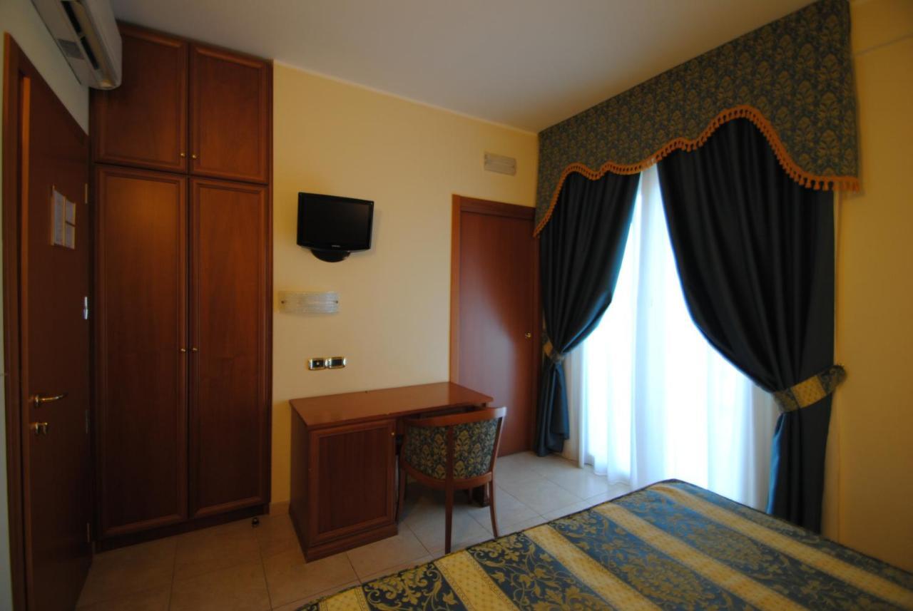 Hotel Concorde Sant'Egidio alla Vibrata Exteriér fotografie